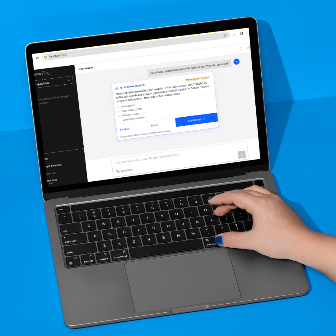 Tampilan Numerarius di laptop — AI menyusun rencana eksekusi pembukuan otomatis